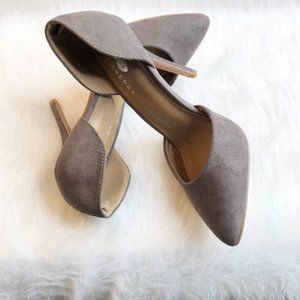 Riverberry Grey Suede Heels NWT